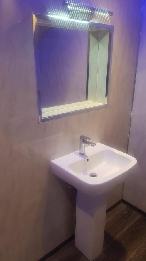 Highfields Living - All Rooms Ensuite- Free Wifi- Free Local Parking شيفيلد المظهر الخارجي الصورة