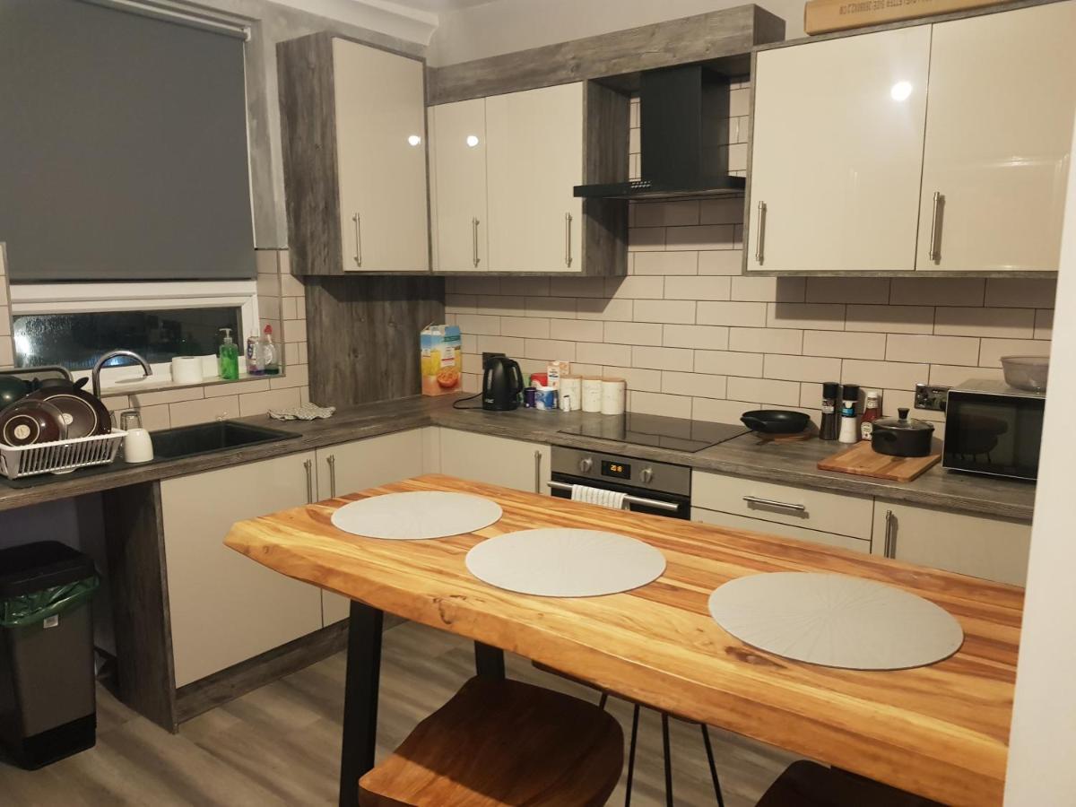 Highfields Living - All Rooms Ensuite- Free Wifi- Free Local Parking شيفيلد المظهر الخارجي الصورة